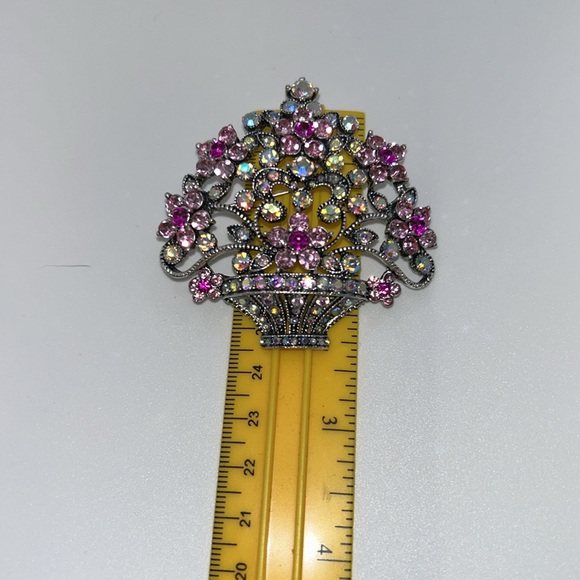 Rhinestone Flower Bouquet Vintage Inspired Brooch - Picture 10 of 12